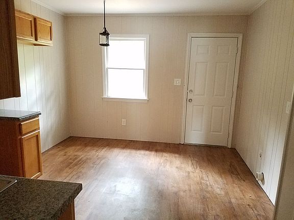 4th image of 1705 Snowden Dr SE