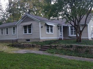 208 S River Ln, Geneva, IL