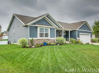 5012 Riverfield Dr SW, Wyoming, MI 49418