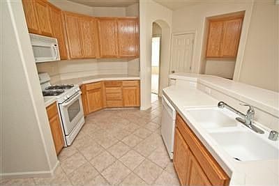 4th image of 2621 Donner Trl
