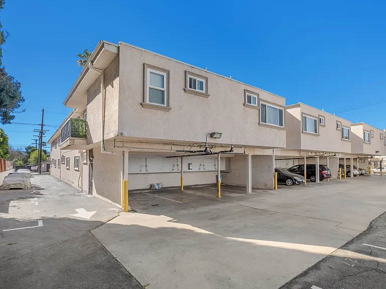 7000 Etiwanda — Photo 10