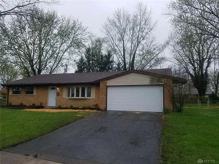 1011 Hazel Ave photo 1
