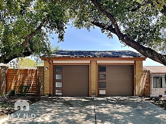 2nd image of 805 Bayou River Dr