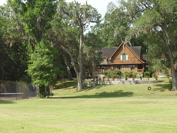 3rd image of 160 Joseph Ln