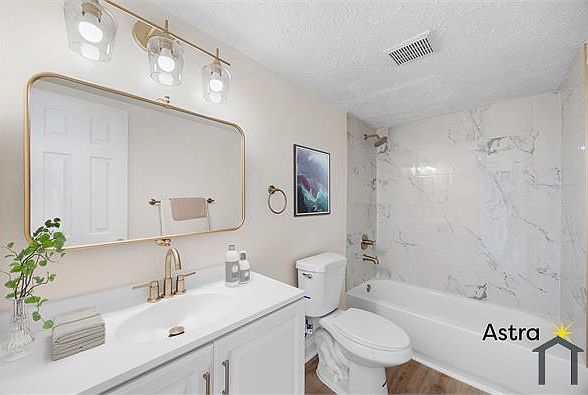 1st image of 3111 W Horatio St #8