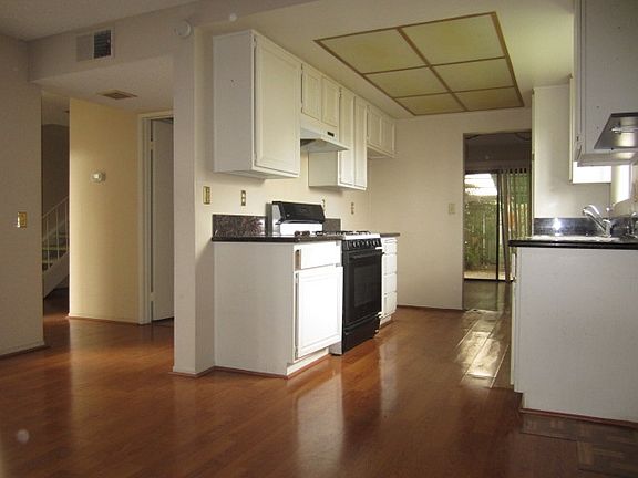 048-516017kitchen2-22501190