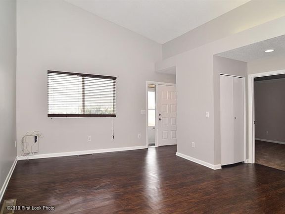 2nd image of 788 Williamsburg Cir