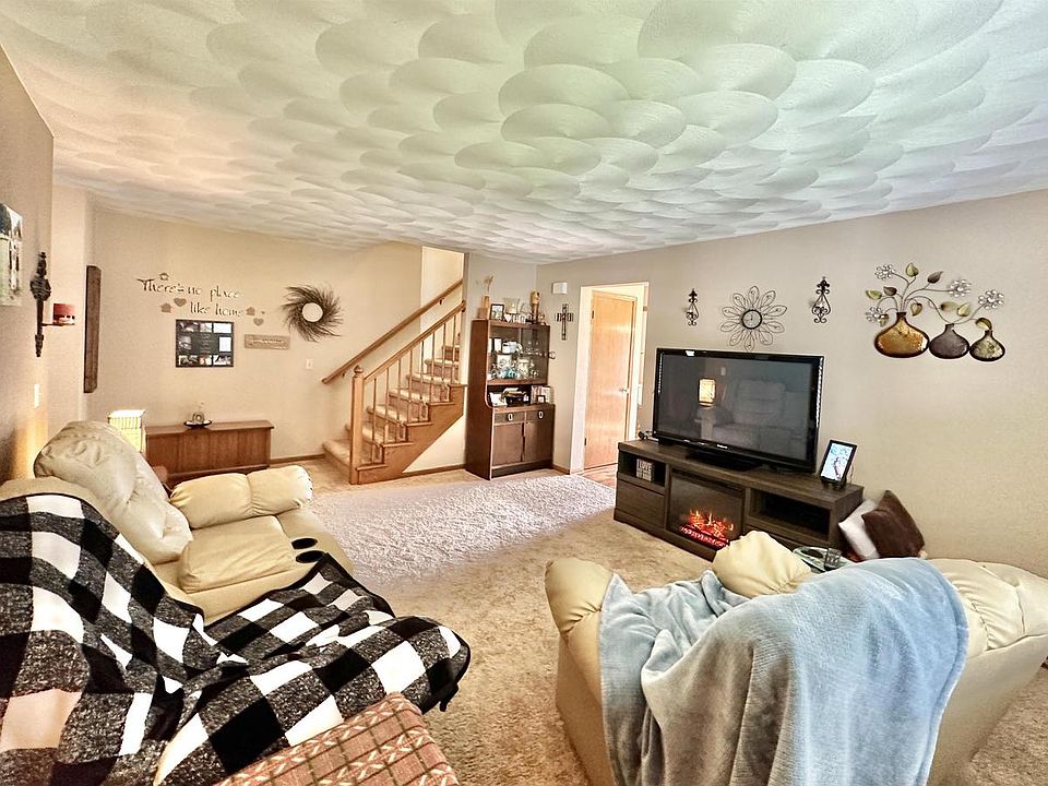 East Wuthering Hills Cond 4502 E Milwaukee St Janesville, WI Zillow