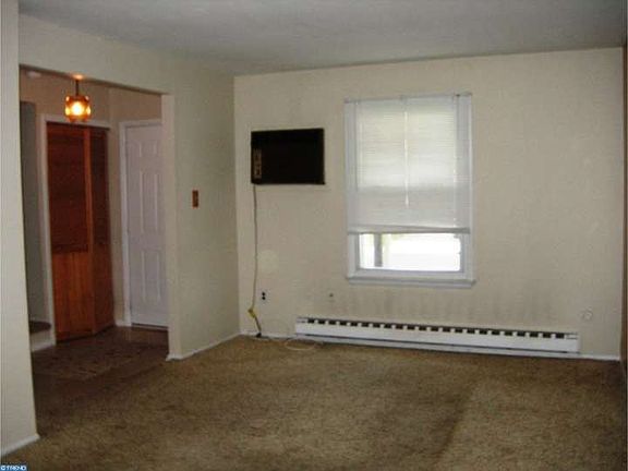3rd image of 549 W Loch Lomond Dr