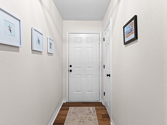 3rd image of 302 Club Ln