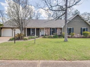 110 Lynne Therese Cir, Ocean Springs, MS 39564