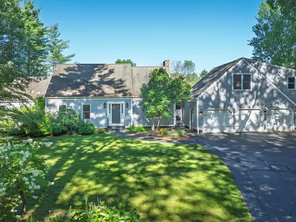 8 Medinah Circle, Falmouth, ME 04105