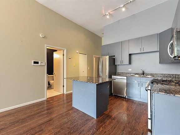 4th image of 1851 N Milwaukee Ave APT 1S