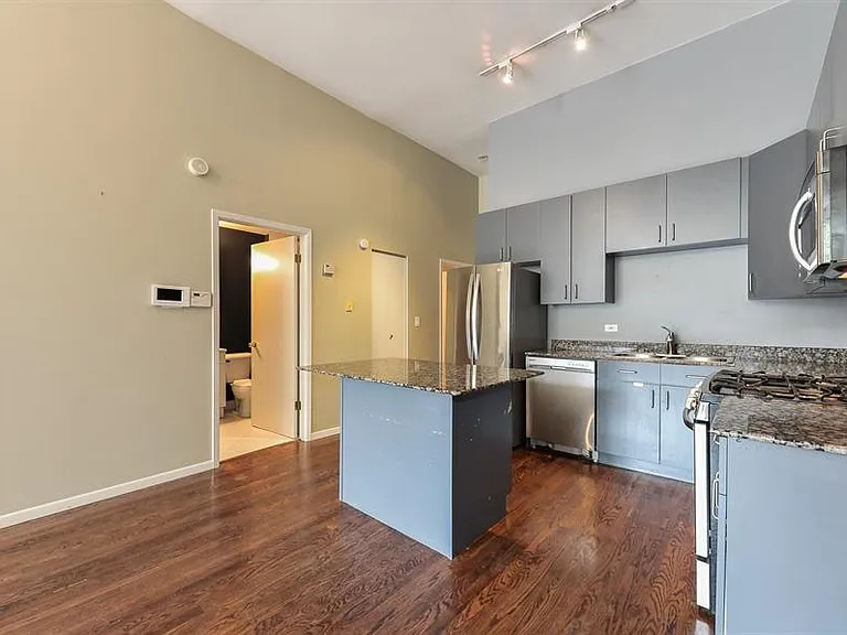1851 N Milwaukee Ave #1S — Photo 4
