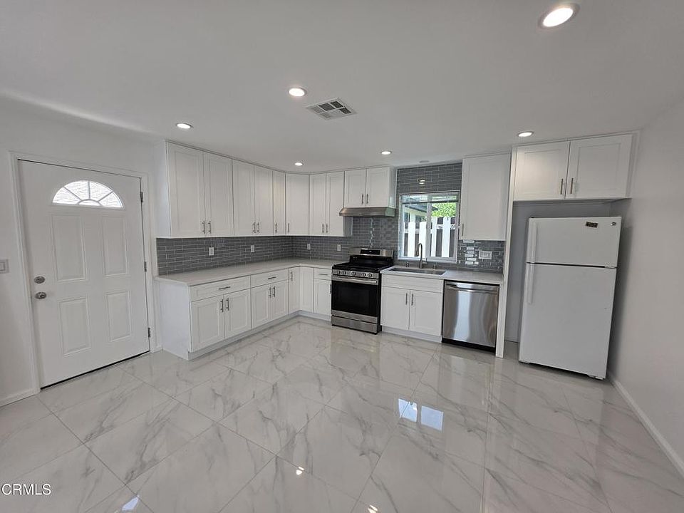 1st image of 10926 Woodward Ave