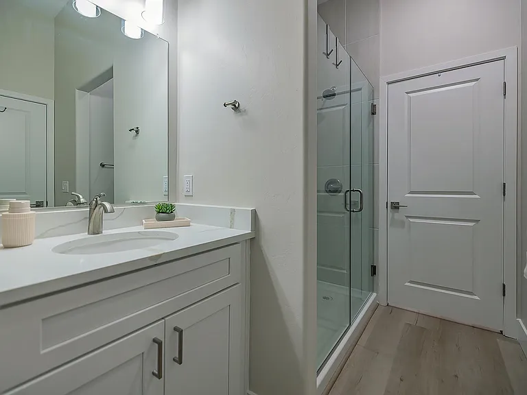 2038 E River Rd — Photo 13