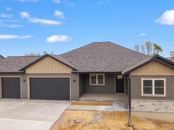 422 Eisenhower St, Baraboo, WI 53913