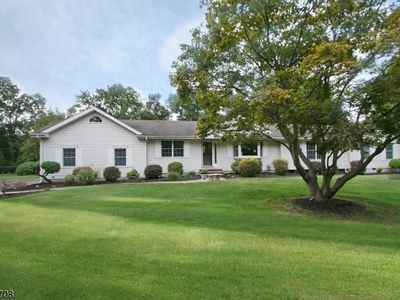 42 Castle Way, Basking Ridge, NJ, 07920