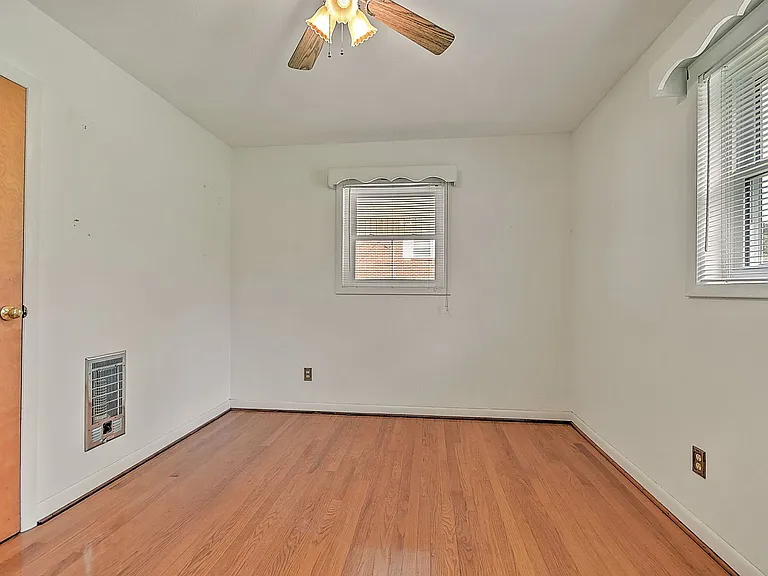 208 Hogan Ave — Photo 10