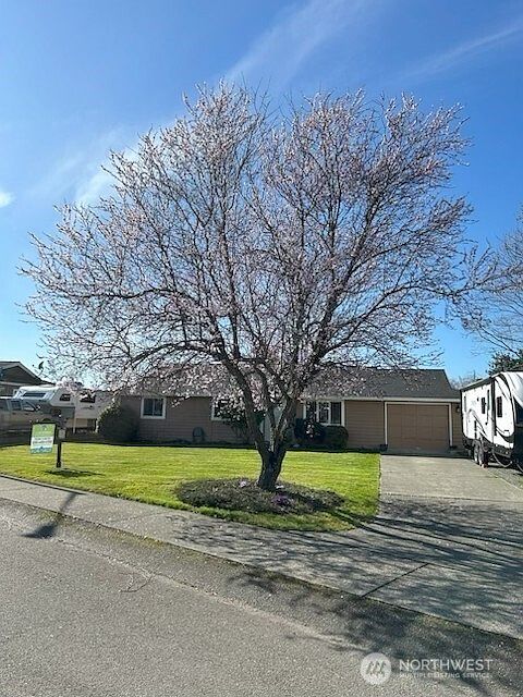 1st image of 420 Rosewood Drive