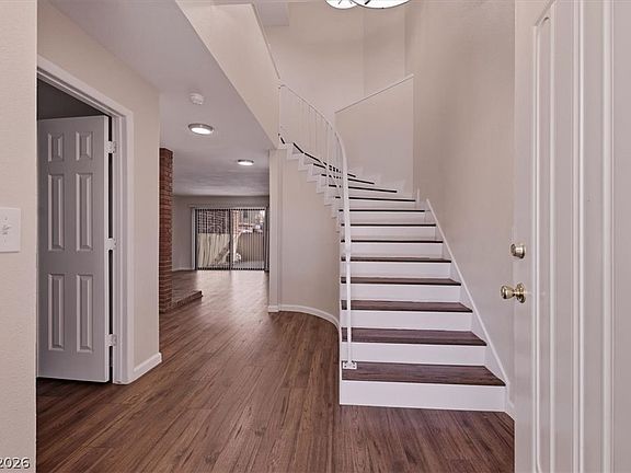 3rd image of 2410 Pickwick Dr