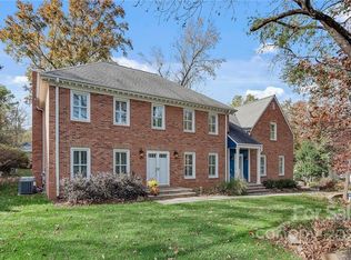 3410 Foxridge Rd, Charlotte, NC 28226