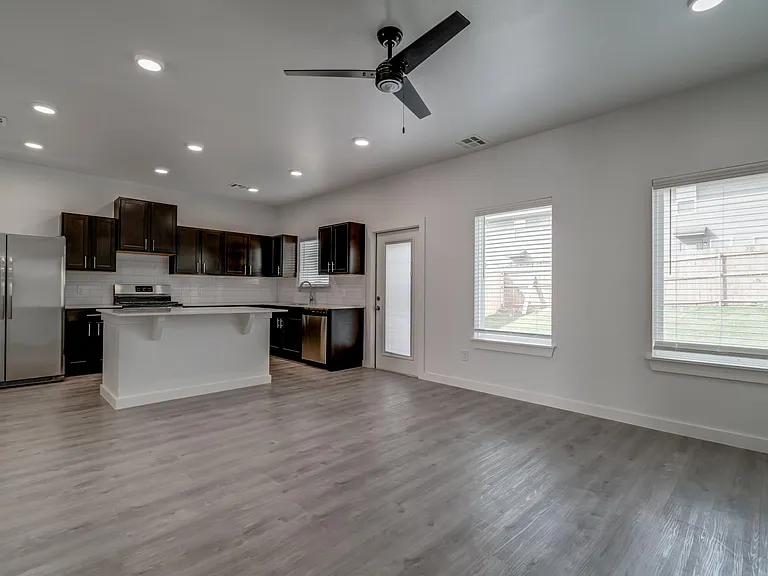 13522 Vinita Dr — Photo 6