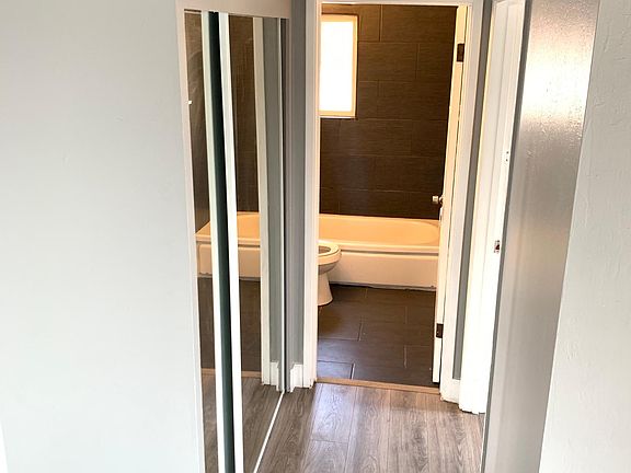 5th image of 611 Virginia St #15