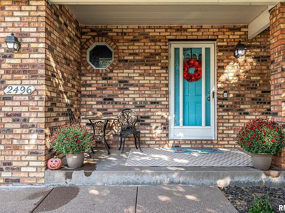 3rd image of 2496 E Dale Ct