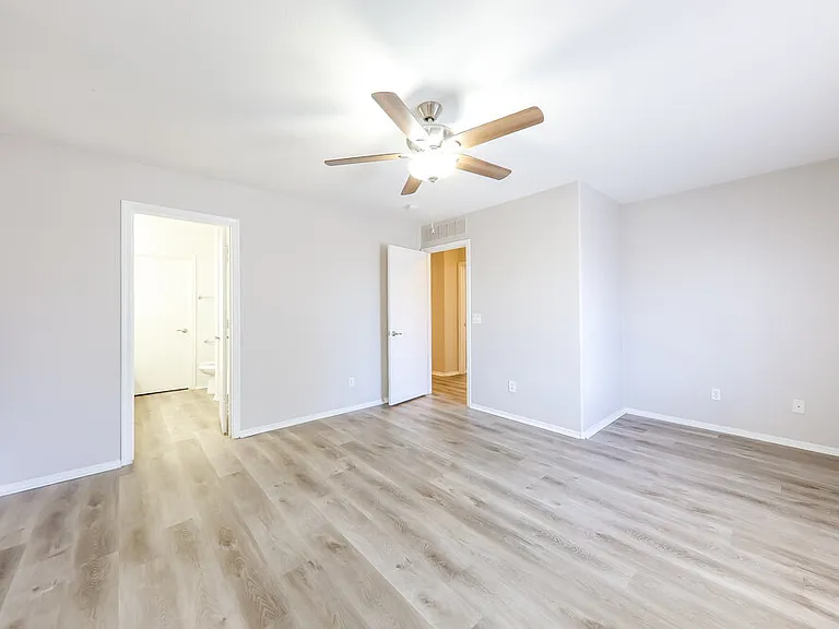 12830 W Via Camille — Photo 12