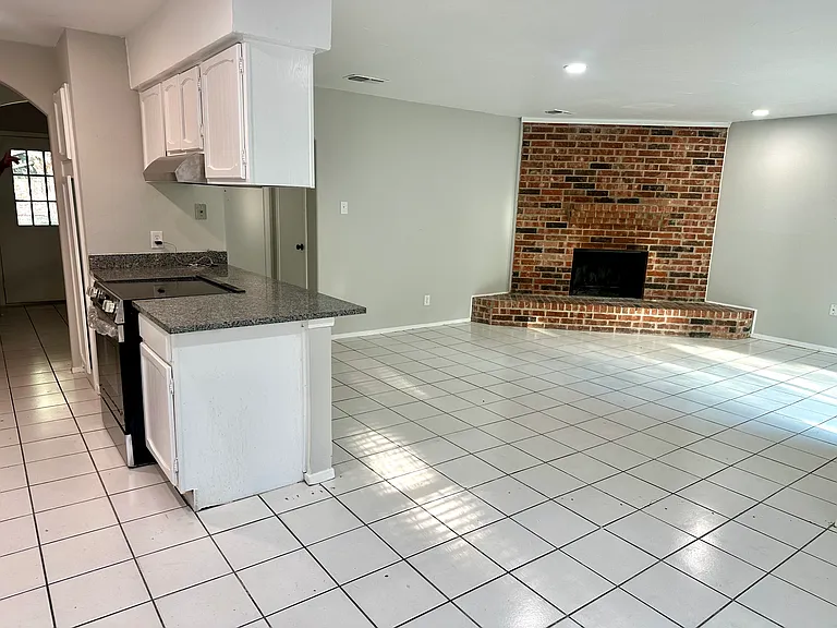 1108 Crepe Myrtle Ct — Photo 5