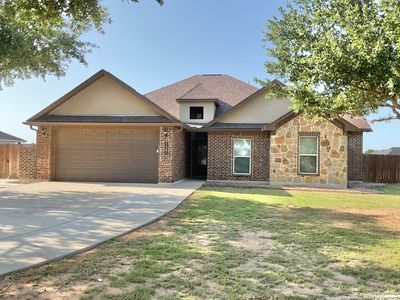121 W Medium Meadow, Lytle, TX, 78052