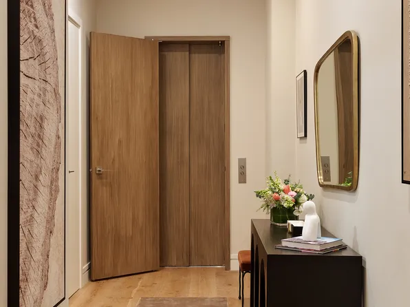 305 East 61st Street image 15 of 16