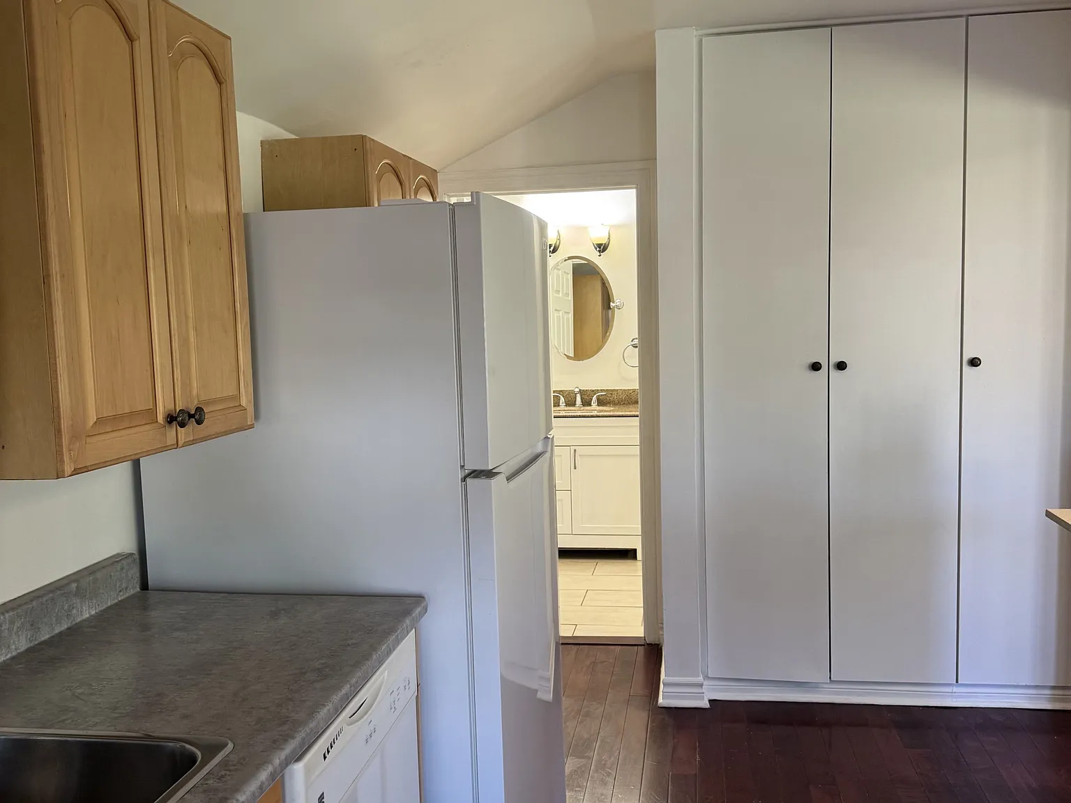 2 bed, $1,900 — Photo 3