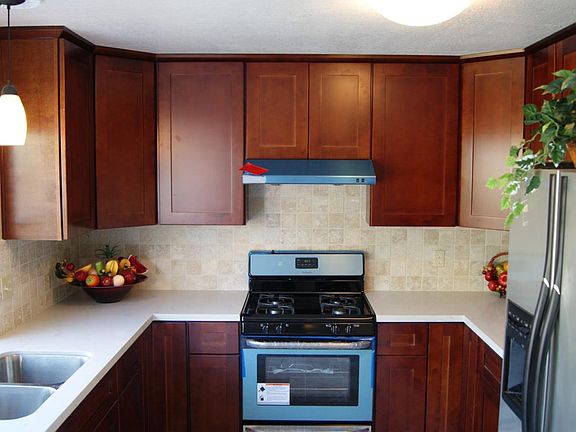 2nd image of 1421 Hillsdale Ave