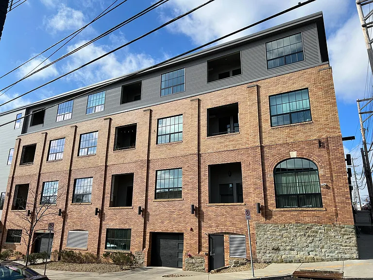 622 Gross St #303 — Photo 35