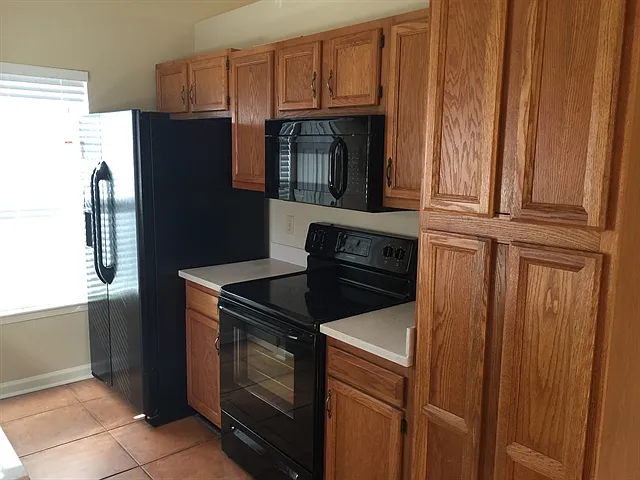 3305 Secret Isle Ln — Photo 3