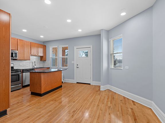 2nd image of 4139 W Leland Ave APT 2W