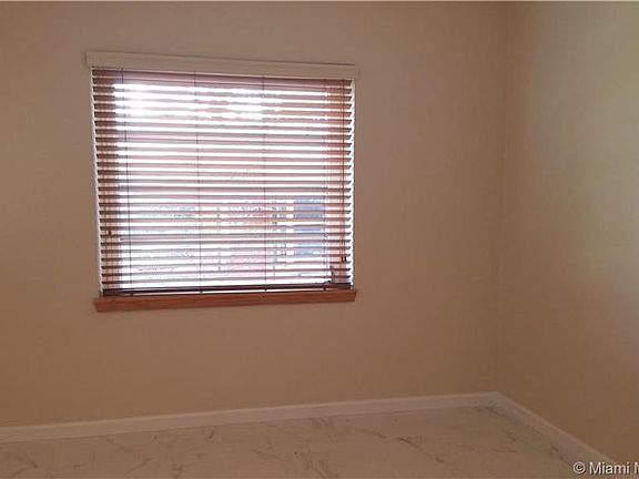 4th image of 615 NE 25th St APT 1