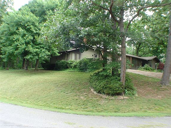 4th image of 15 Lavendon Circle Dr