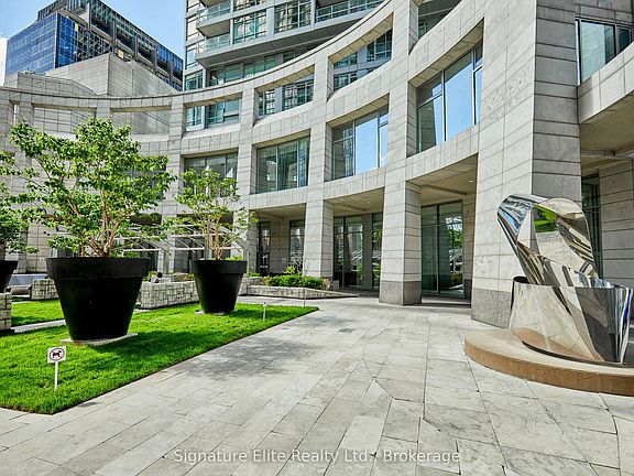 3rd image of 2191 Yonge St Unit 3209