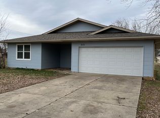 515 W Edgewood St, Springfield, MO 65807