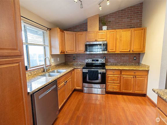 4th image of 1310 Limpkin Court SE