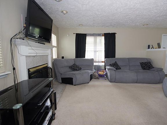 3rd image of 16012 Damon Ave