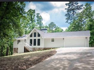 3255 Village Glen Trl, Snellville, GA 30039