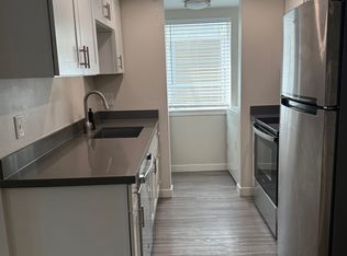 910 N 95th St #201, Seattle, WA 98103