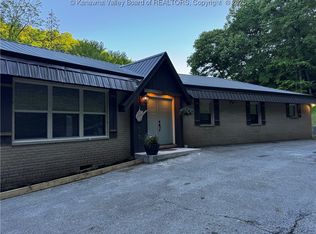 352 Hidden Valley Rd, Chapmanville, WV 25508