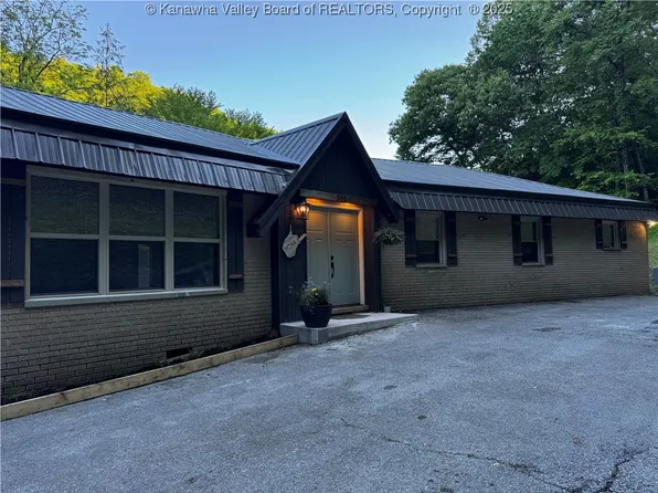 352 Hidden Valley Rd, Chapmanville, WV 25508