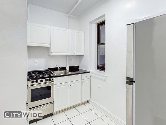 4th image of 178 E 70th St #1ER