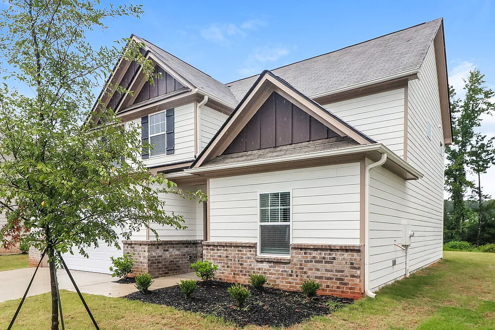 4 bed, 2.5 bath, 2231 sqft, $2,350 — Photo 4